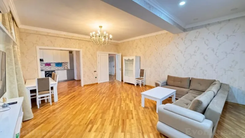 3 otaqlı Mənzil 150 m² 28 May m. Kirayə verilir