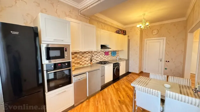 Kirayə verilir 3 otaqlı Mənzil Yeni tikili 150 m² 28 May m. - şəkil 9