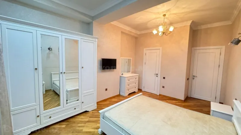 Kirayə verilir 3 otaqlı Mənzil Yeni tikili 150 m² 28 May m. - şəkil 14