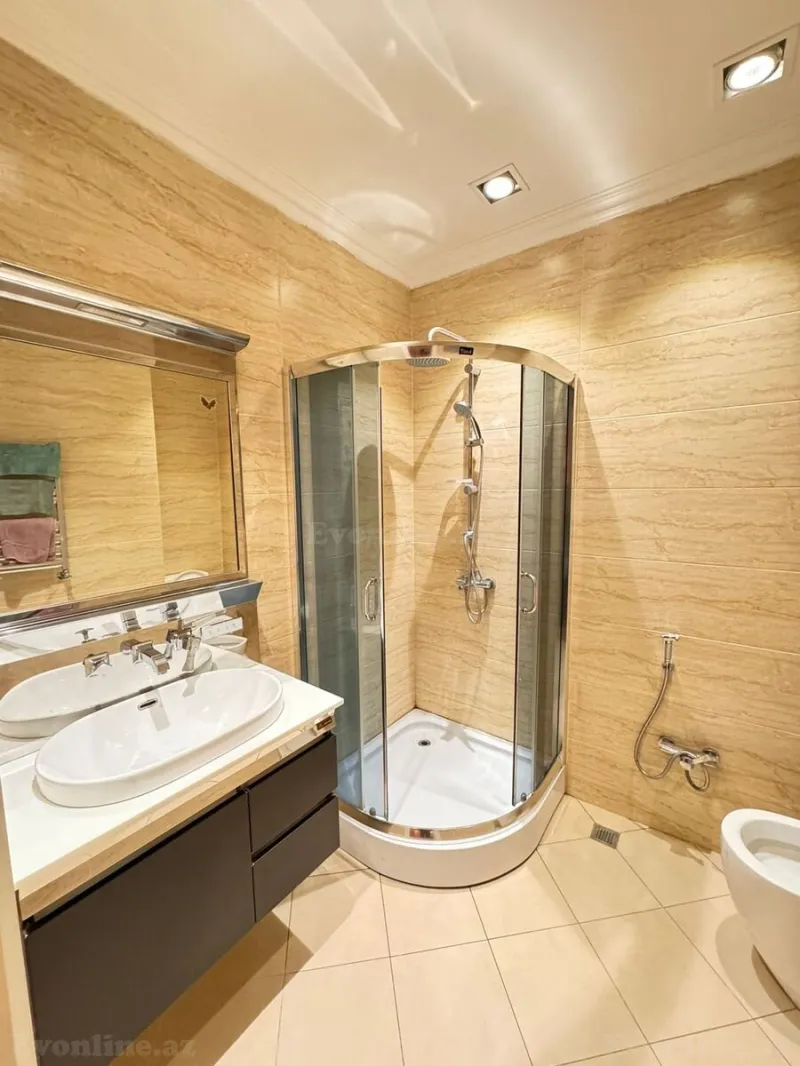 Kirayə verilir 3 otaqlı Mənzil Yeni tikili 150 m² 28 May m. - şəkil 16