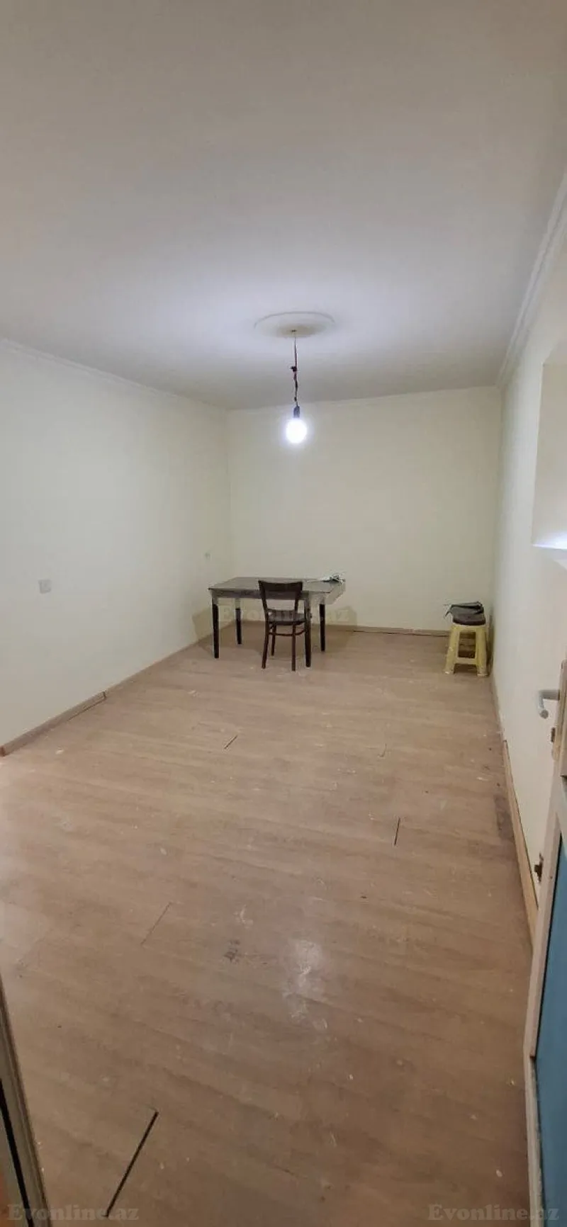3 otaqlı Mənzil 60 m² Elmlər Akademiyası m. Satılır