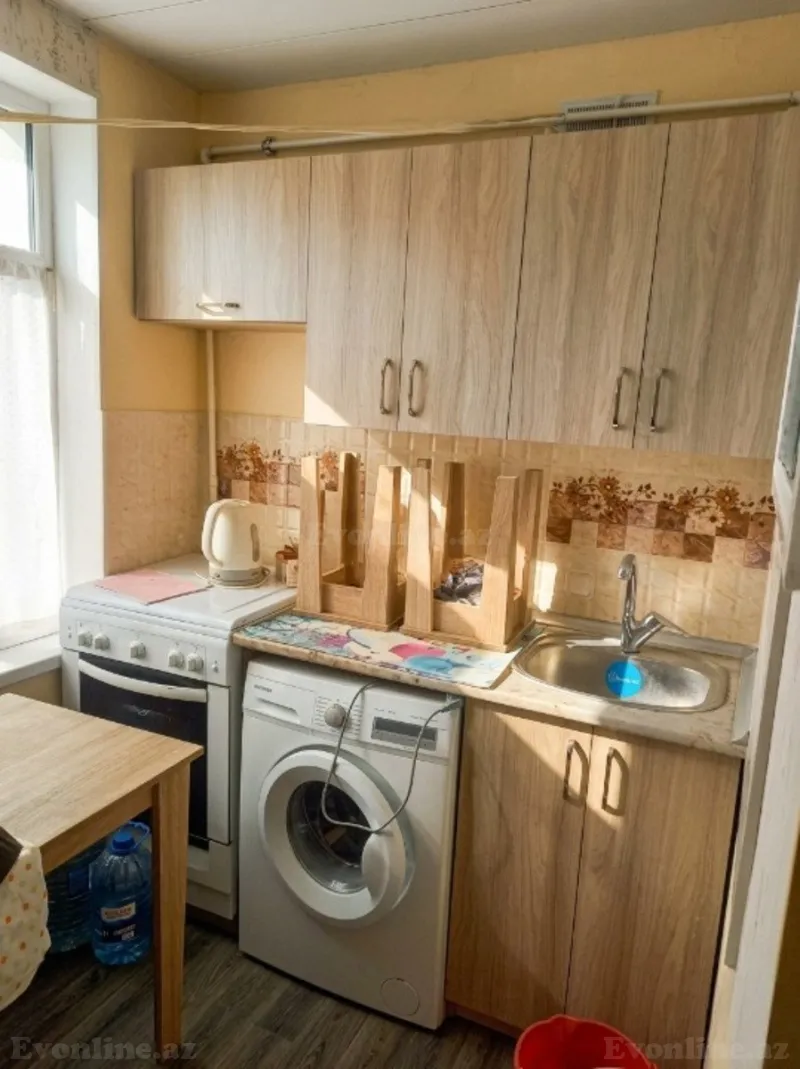 Satılır 2 otaqlı Mənzil Köhnə tikili 50 m² Neftçilər m. - şəkil 4