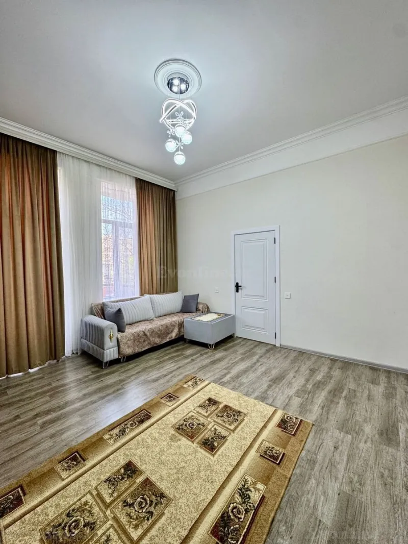 Satılır 2 otaqlı Mənzil Köhnə tikili 42 m² 28 May m. - şəkil 2