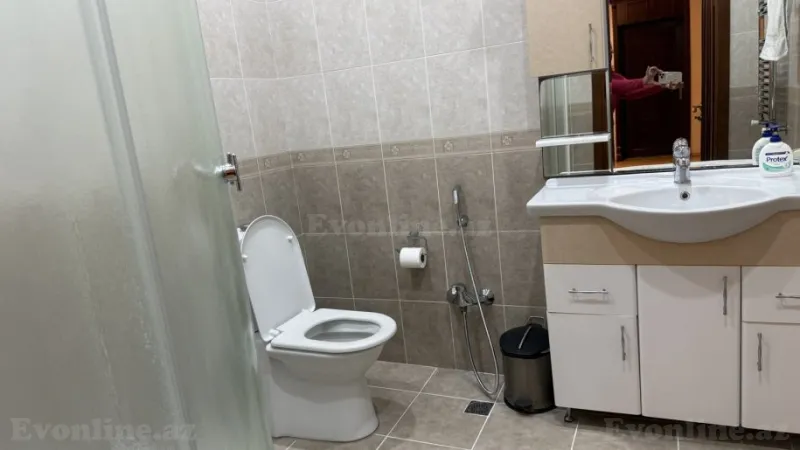 Kirayə verilir 4 otaqlı Mənzil Yeni tikili 200 m² Nizami m. - şəkil 10