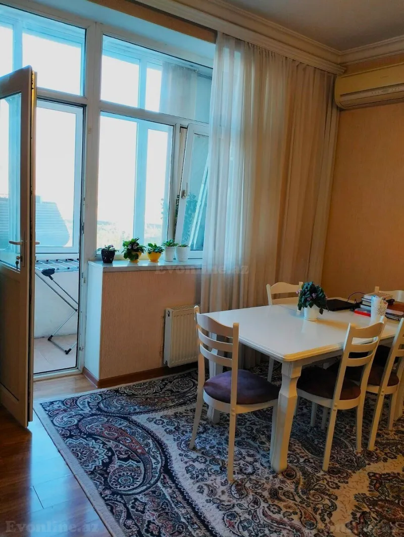 3 otaqlı Mənzil 75 m² Qara Qarayev m. Satılır