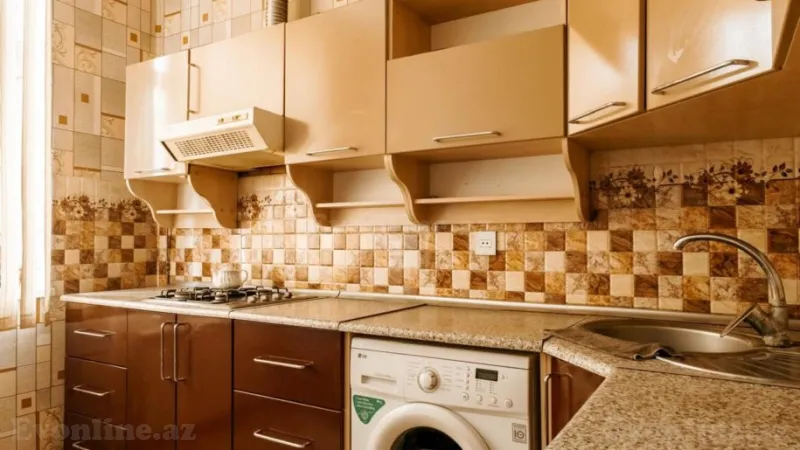 Kirayə verilir 2 otaqlı Mənzil Köhnə tikili 55 m² Sahil m. - şəkil 2