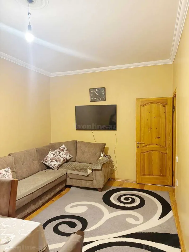 4 otaqlı Mənzil 110 m² 8-ci mikrorayon Satılır