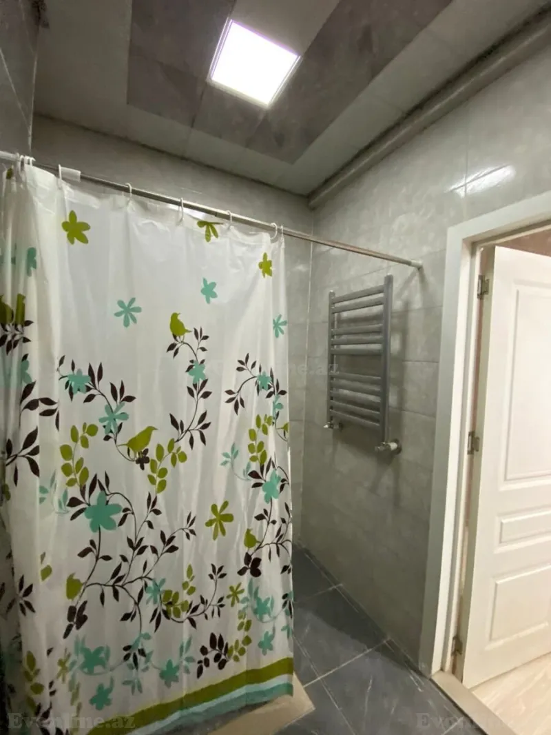 Kirayə verilir 2 otaqlı Mənzil Yeni tikili 95 m² İnşaatçılar m. - şəkil 12