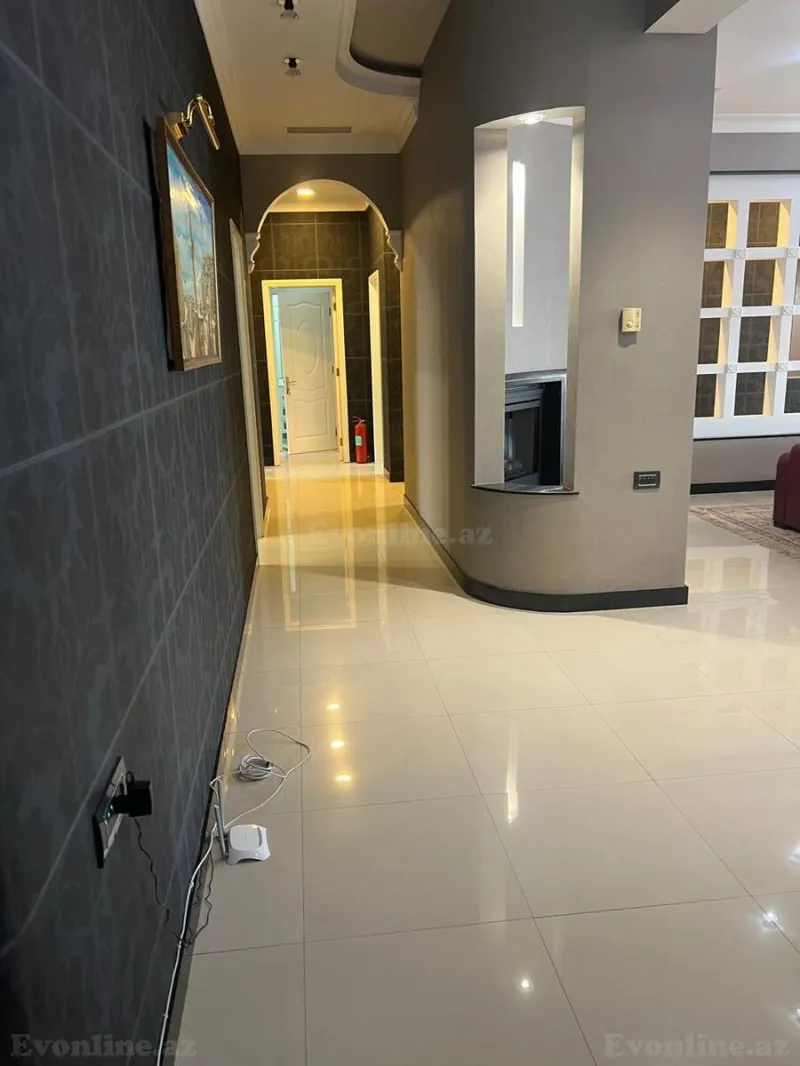 4 otaqlı Mənzil 240 m² Sahil m. Kirayə verilir