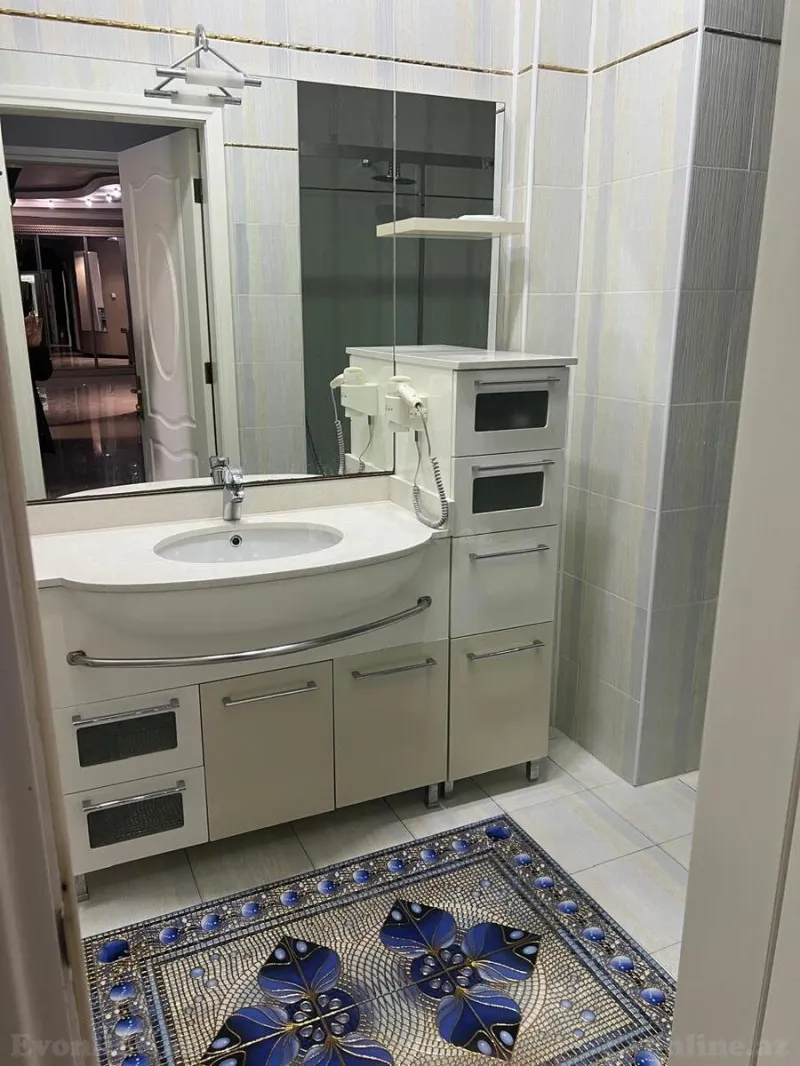 Kirayə verilir 4 otaqlı Mənzil Yeni tikili 240 m² Sahil m. - şəkil 22