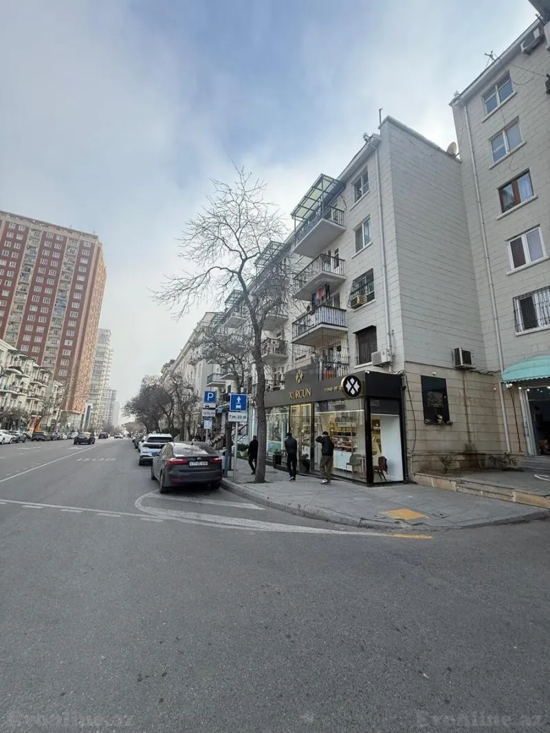 Satılır 2 otaqlı Mənzil Köhnə tikili 55 m² Nəsimi r. - şəkil 2