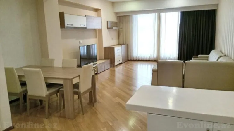 Kirayə verilir 4 otaqlı Mənzil Yeni tikili 220 m² Səbail r. - şəkil 2