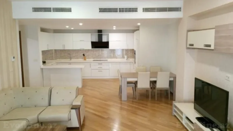 Kirayə verilir 4 otaqlı Mənzil Yeni tikili 220 m² Səbail r. - şəkil 4