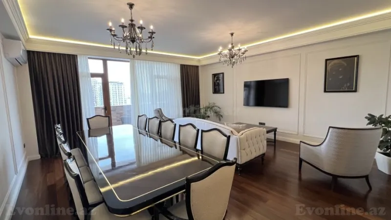 4 otaqlı Mənzil 190 m² 28 May m. Satılır