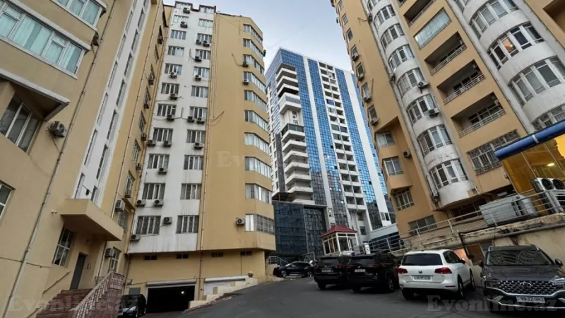 4 otaqlı Mənzil 170 m² 28 May m. Satılır