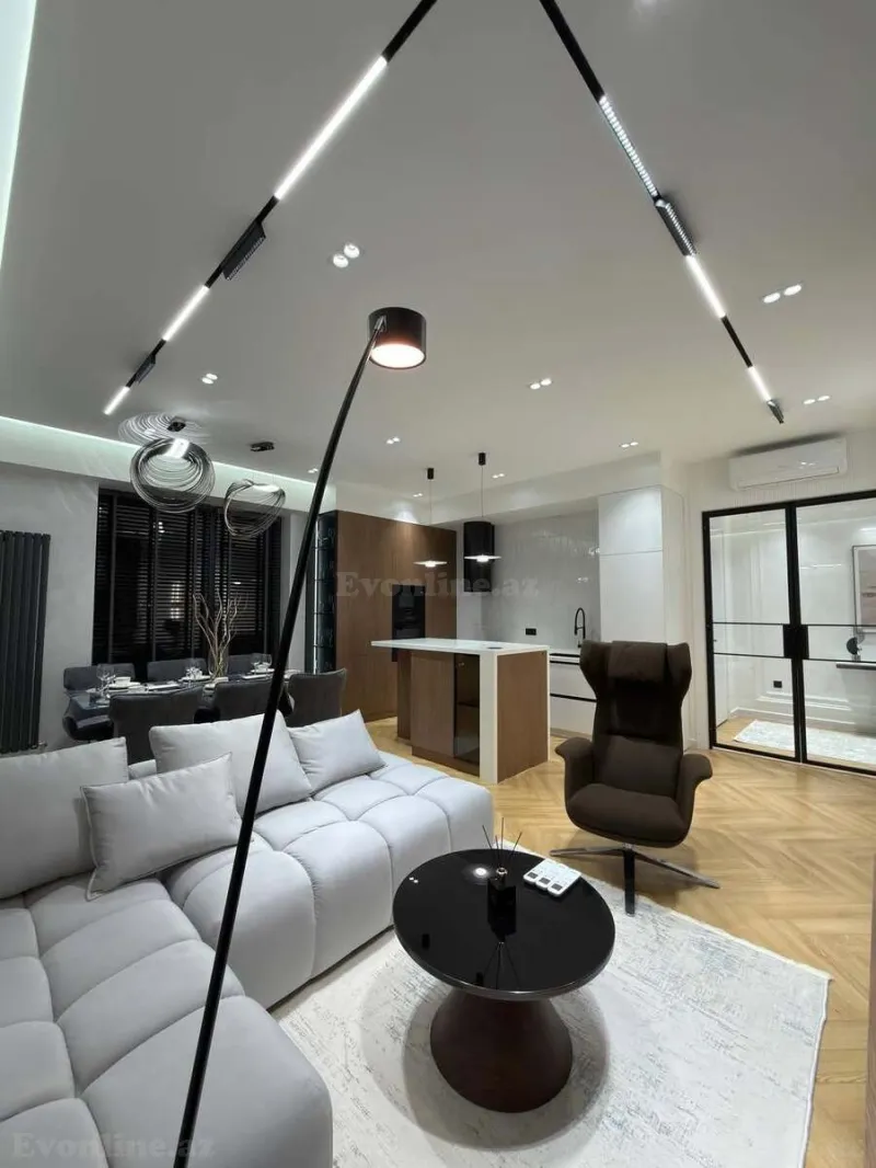 Kirayə verilir 2 otaqlı Mənzil Yeni tikili 70 m² Xətai m.