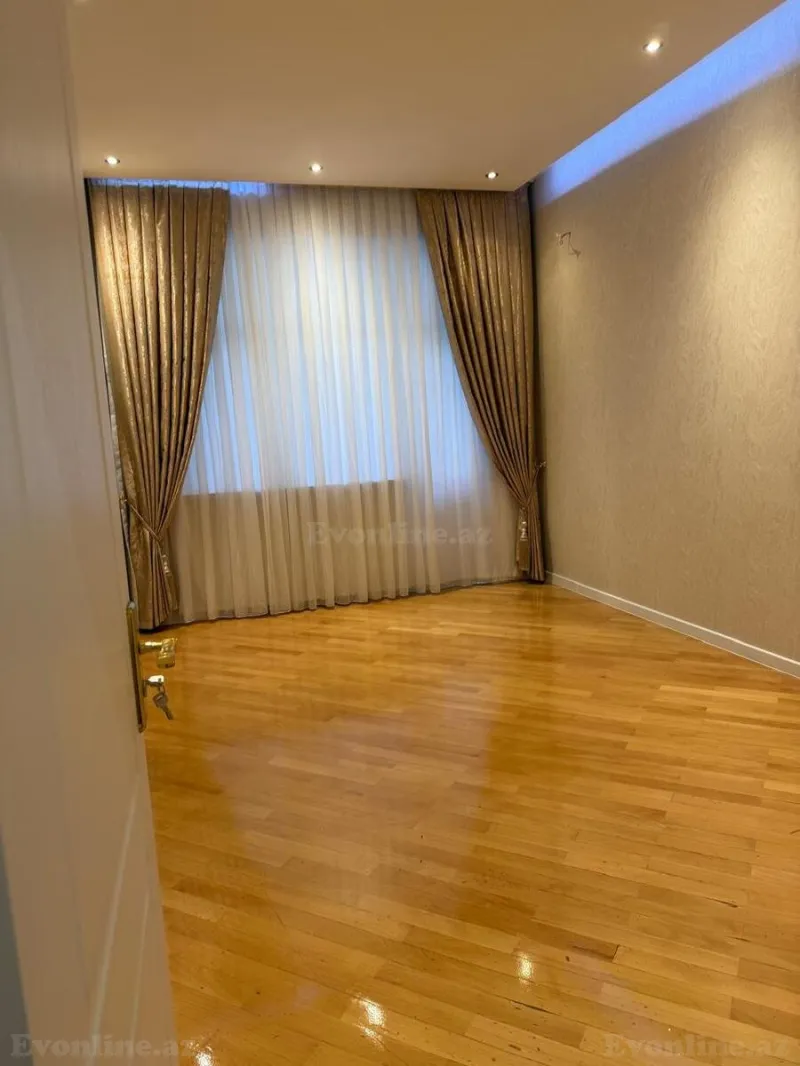 Satılır 3 otaqlı Mənzil Yeni tikili 135 m² Elmlər Akademiyası m. - şəkil 13