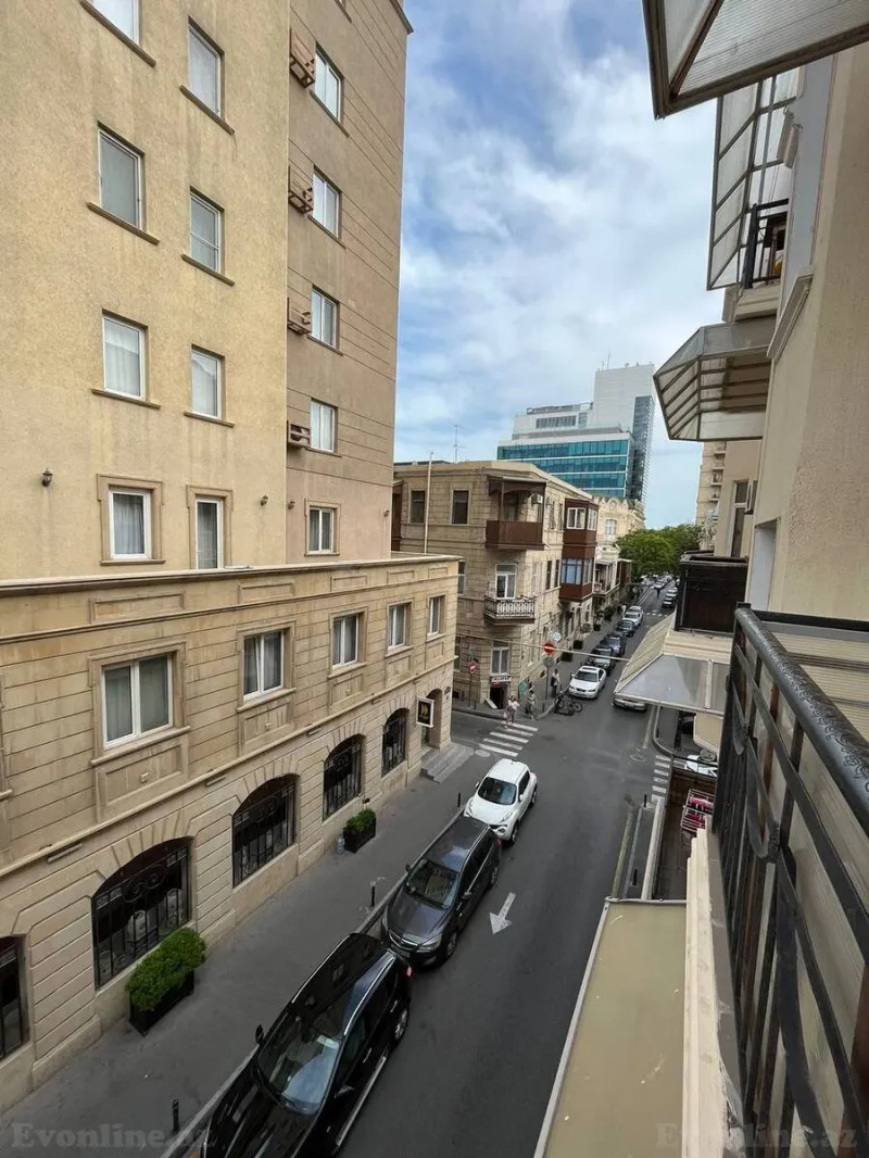 5 otaqlı Mənzil 170 m² Sahil m. Satılır