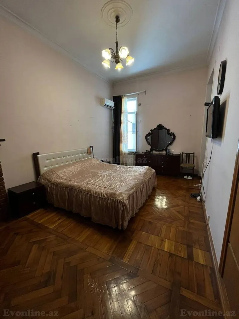 Satılır 5 otaqlı Mənzil Köhnə tikili 170 m² Sahil m. - şəkil 9