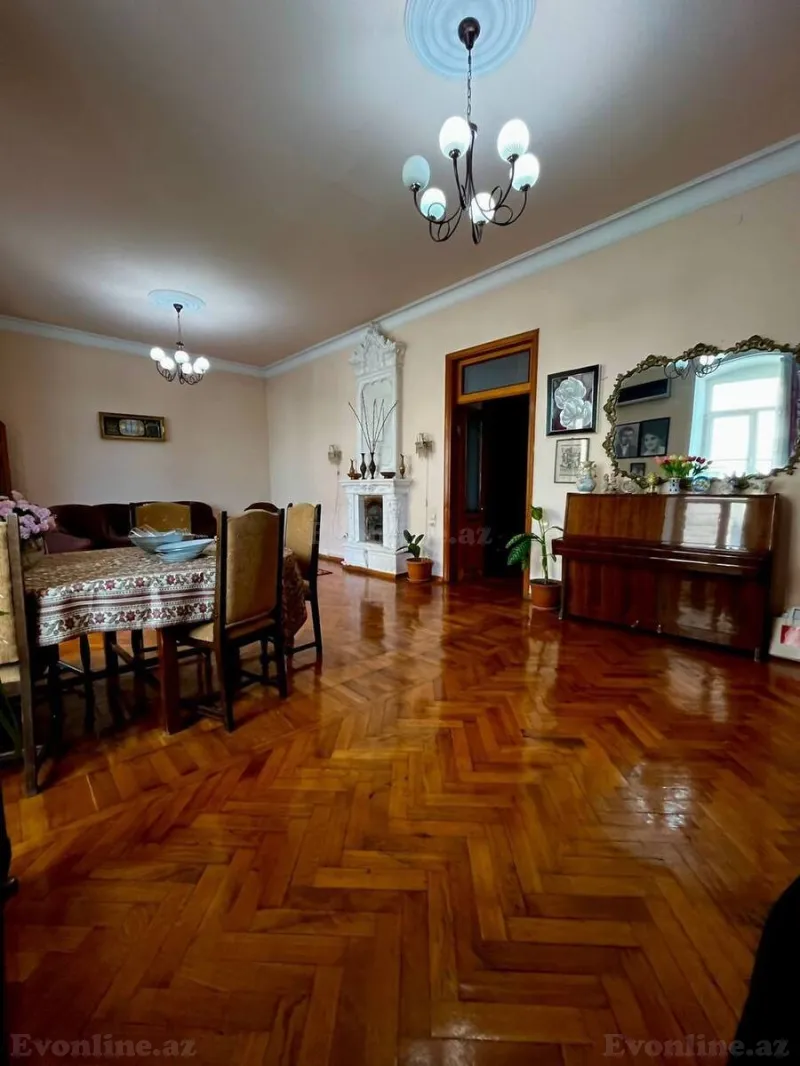 Satılır 5 otaqlı Mənzil Köhnə tikili 170 m² Sahil m. - şəkil 15