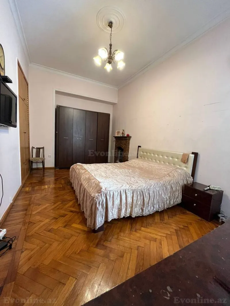 Satılır 5 otaqlı Mənzil Köhnə tikili 170 m² Sahil m. - şəkil 16