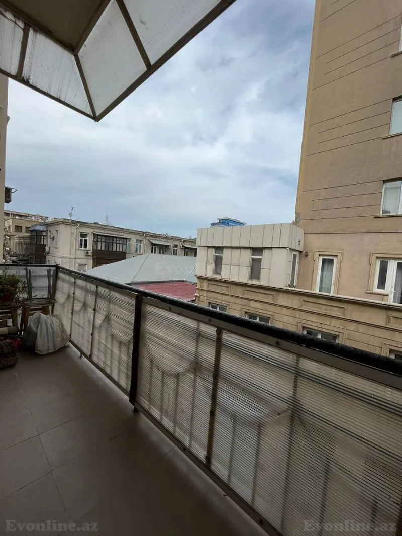 Satılır 5 otaqlı Mənzil Köhnə tikili 170 m² Sahil m. - şəkil 17