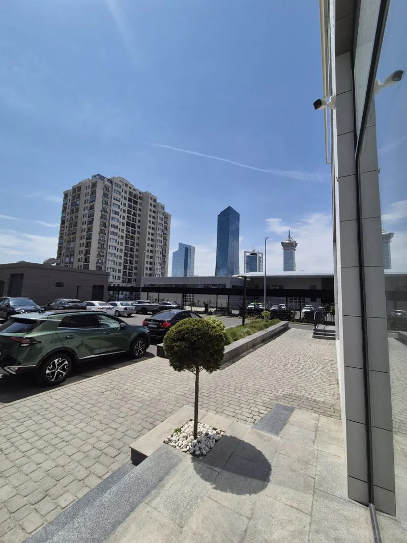 Satılır 4 otaqlı Mənzil Yeni tikili 175 m² Koroğlu m. - şəkil 2