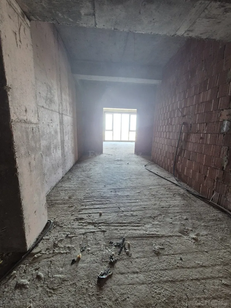 Satılır 4 otaqlı Mənzil Yeni tikili 175 m² Koroğlu m. - şəkil 12