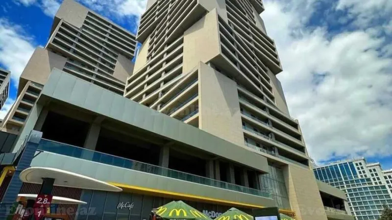 Satılır 3 otaqlı Mənzil Yeni tikili 148 m² 8 Noyabr m.