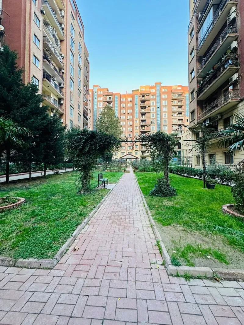 Satılır 3 otaqlı Mənzil Yeni tikili 163 m² Gənclik m. - şəkil 2