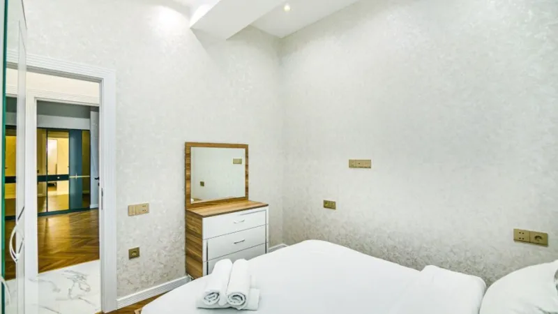 Kirayə verilir 4 otaqlı Mənzil Yeni tikili 145 m² Xətai r. - şəkil 25