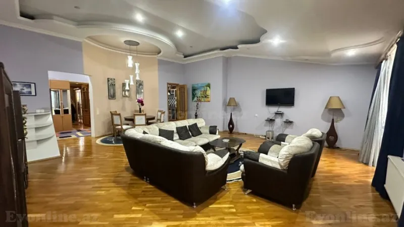 3 otaqlı Mənzil 130 m² Nizami m. Kirayə verilir