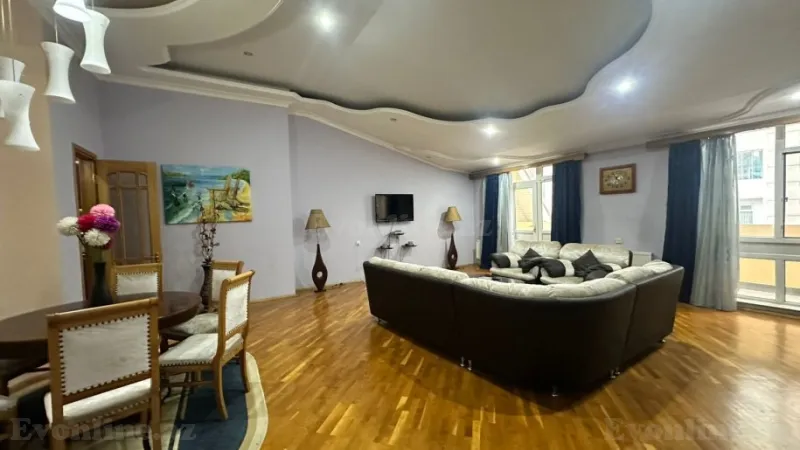 Kirayə verilir 3 otaqlı Mənzil Yeni tikili 130 m² Nizami m. - şəkil 2