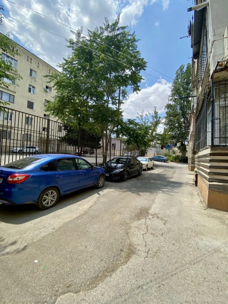 Satılır 4 otaqlı Mənzil Köhnə tikili 100 m² Badamdar