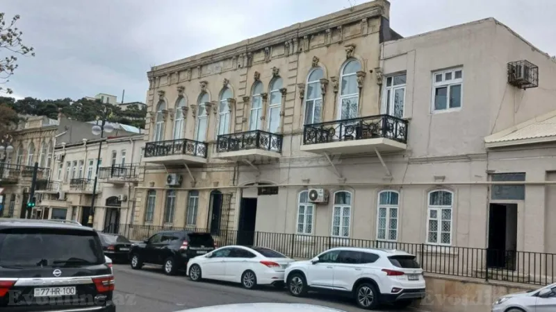 2 otaqlı Mənzil 60 m² İçərişəhər m. Satılır