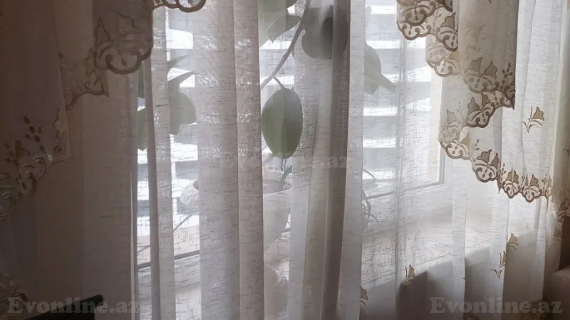 Satılır 3 otaqlı Mənzil Köhnə tikili 74 m² Bayıl - şəkil 3