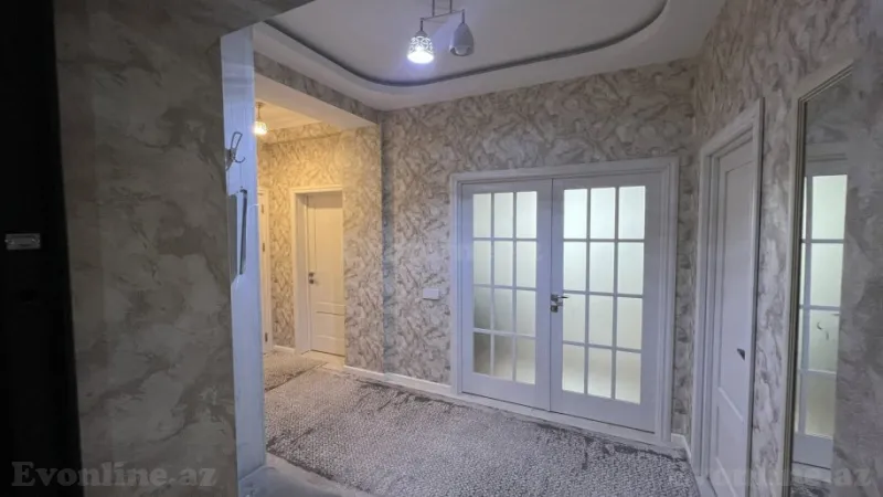 3 otaqlı Mənzil 96 m² 8-ci mikrorayon Kirayə verilir