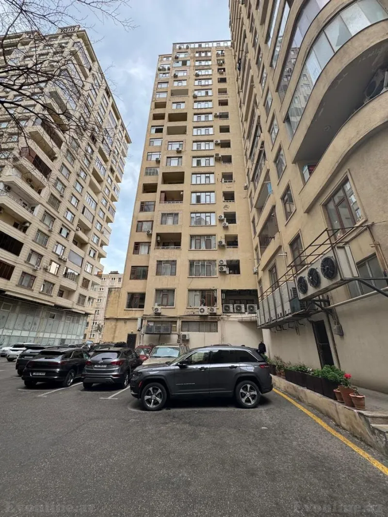 4 otaqlı Mənzil 214 m² Nəsimi r. Satılır