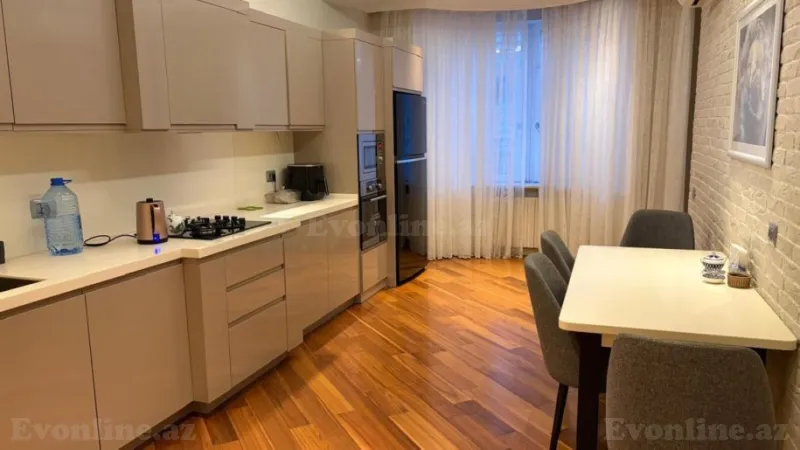 Satılır 4 otaqlı Mənzil Yeni tikili 214 m² Nəsimi r. - şəkil 5