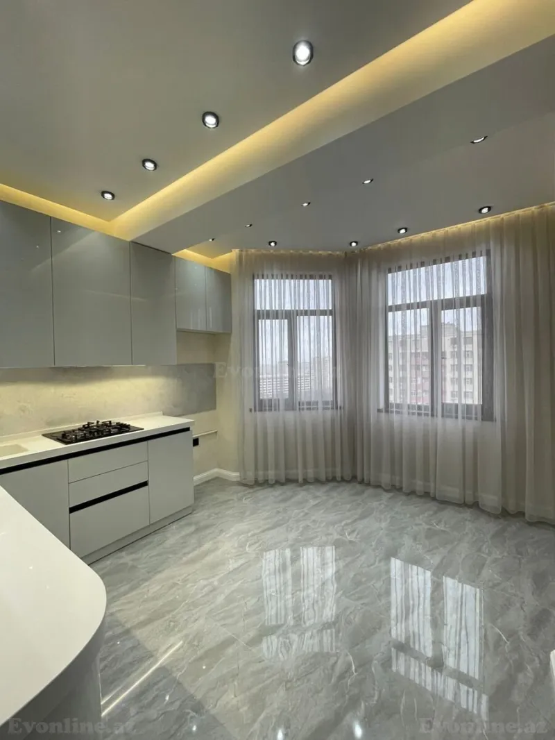 3 otaqlı Mənzil 96 m² 8-ci mikrorayon Satılır