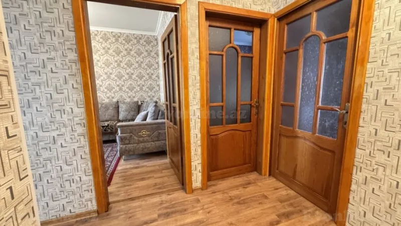 Satılır 3 otaqlı Mənzil Köhnə tikili 72 m² Massiv V - şəkil 2