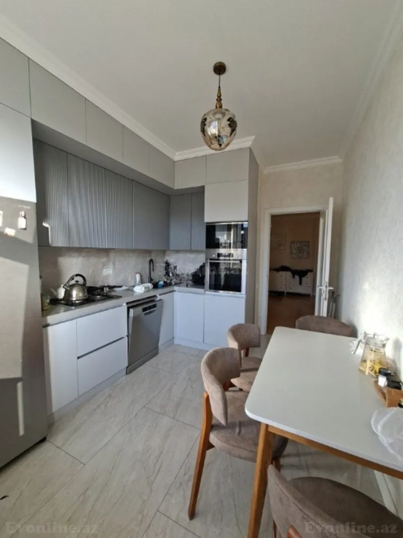 Satılır 3 otaqlı Mənzil Yeni tikili 110 m² 8 Noyabr m. - şəkil 6