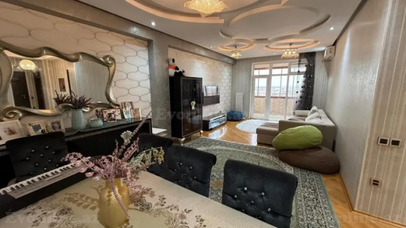 2 otaqlı Mənzil 90 m² 7-ci mikrorayon Satılır