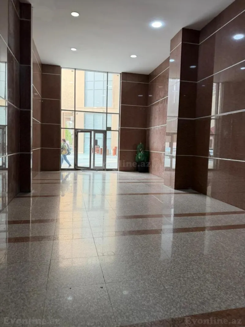 Satılır 3 otaqlı Mənzil Yeni tikili 130 m² İnşaatçılar m. - şəkil 3