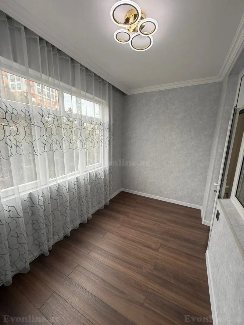 Satılır 2 otaqlı Mənzil Köhnə tikili 53 m² 4-cü mikrorayon - şəkil 2