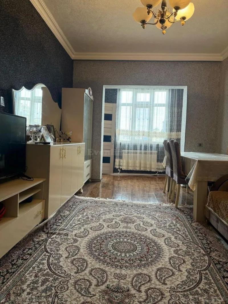 Satılır 2 otaqlı Mənzil Köhnə tikili 65 m² Xalqlar Dostluğu m. - şəkil 2