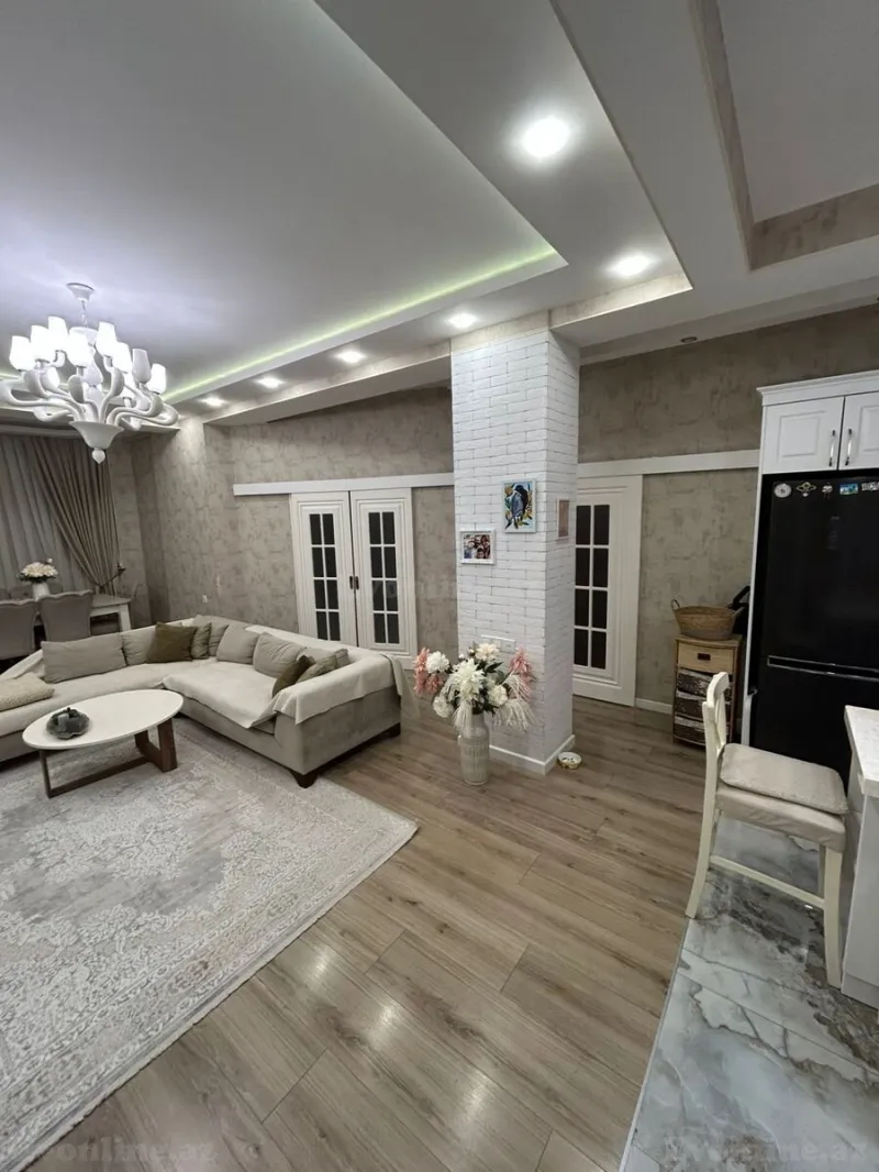 Satılır 4 otaqlı Mənzil Yeni tikili 87 m² İnşaatçılar m. - şəkil 3