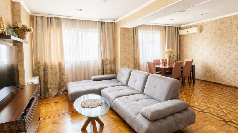 4 otaqlı Mənzil 105 m² Memar Əcəmi m. Satılır