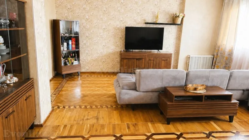 Satılır 4 otaqlı Mənzil Köhnə tikili 105 m² Memar Əcəmi m. - şəkil 2