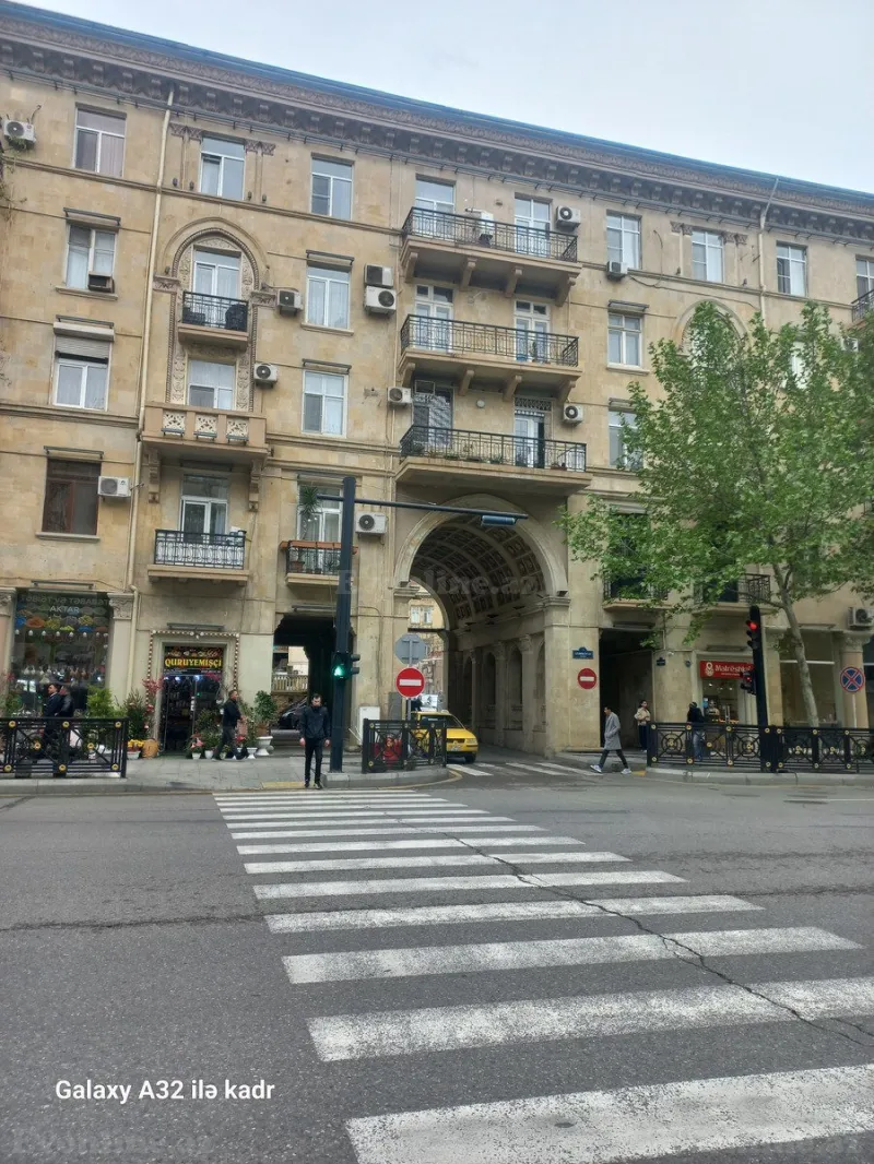 Satılır 3 otaqlı Mənzil Köhnə tikili 105 m² Nizami m. - şəkil 18